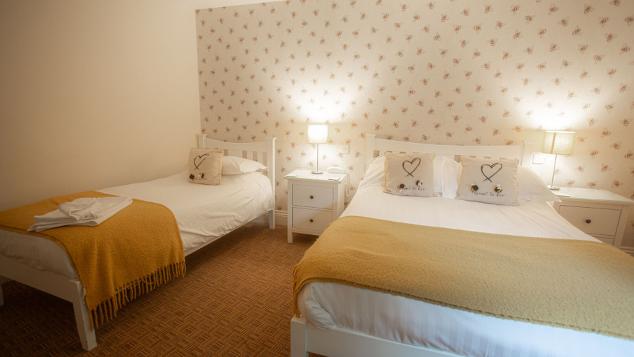 Bedroom 3, The Waterman's Arms, Devon