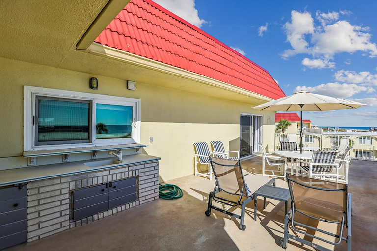 Room 5, Oceanfront Luxury Condo St Augustine, Saint Johns