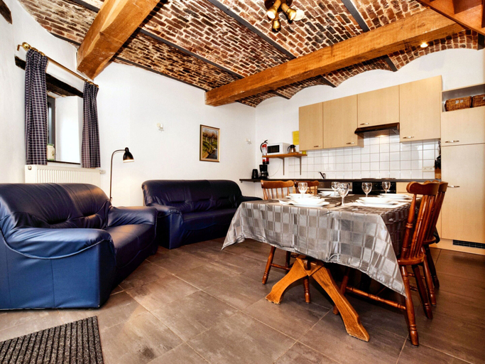 Others 4, Nice Apartments in a Monumental Square Farm, Liège