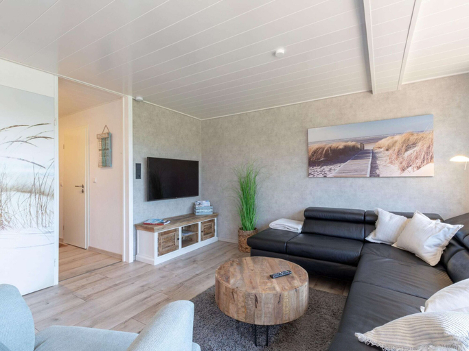 Living room 4, Detached Holiday Bungalow With Garden, Zijpe