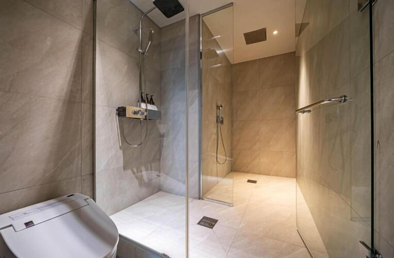 Bathroom 4, South Vandeco Hotel, Busanjin