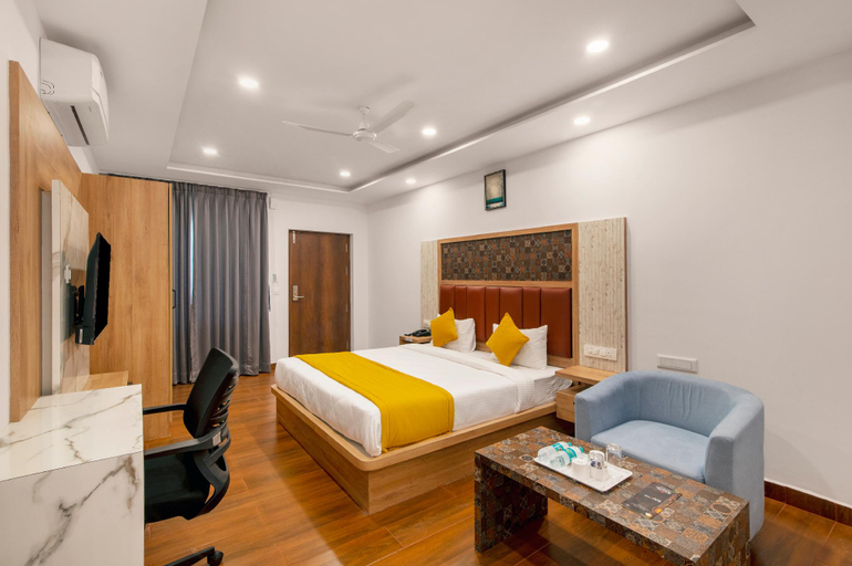 Bedroom 2, Gateway Premium Inn, Bangalore Rural