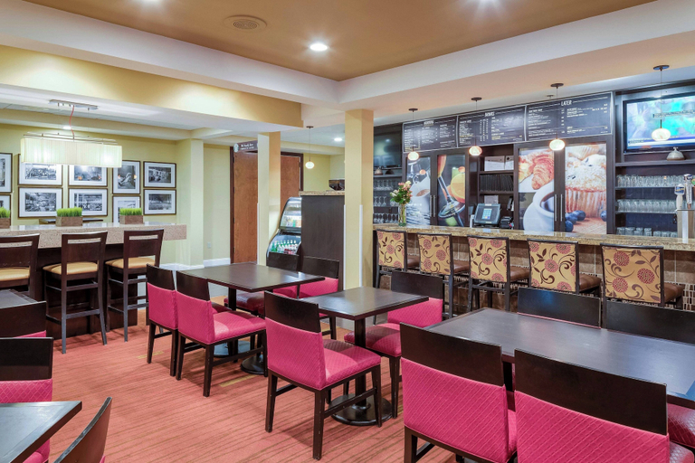 Food & Drinks 4, Courtyard by Marriott in Portsmouth, Rockingham