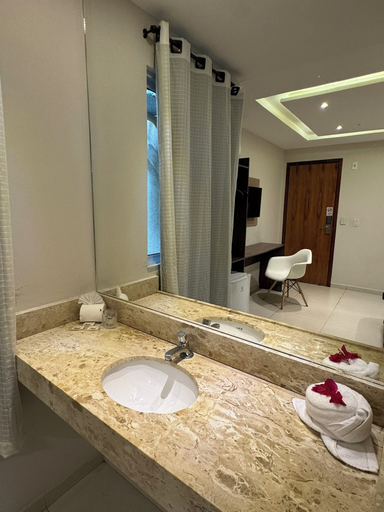Bathroom 13
