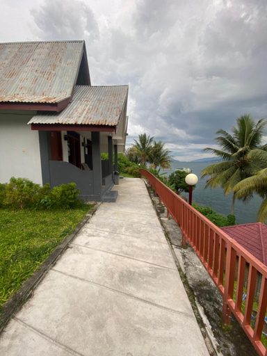 Exterior 11
