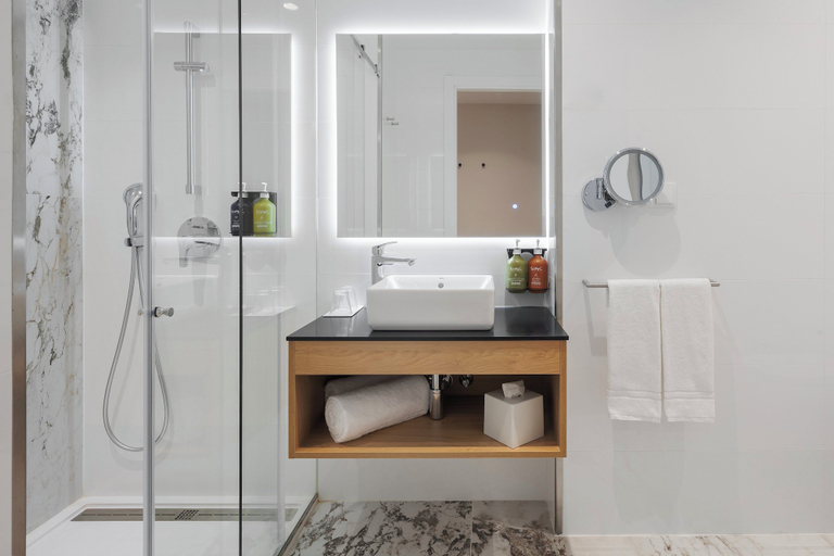 Bathroom 7