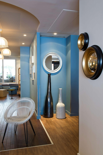 Public Area 3, Hôtel Magenta 38 by Happyculture, Paris