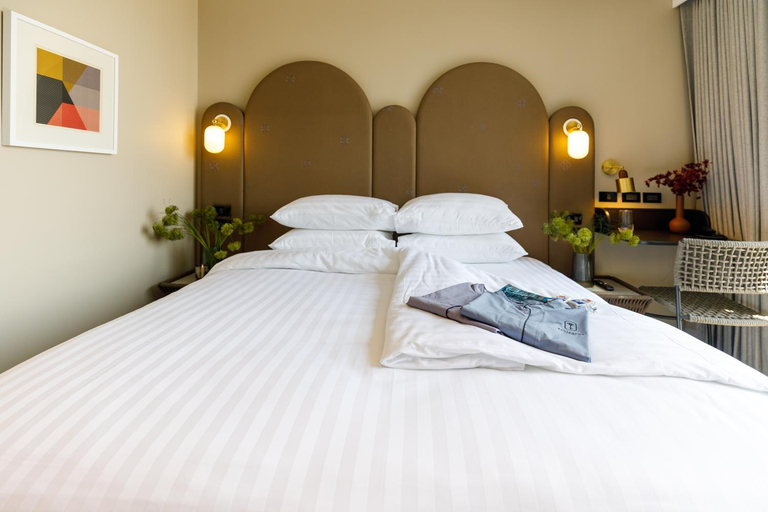 Bedroom 30