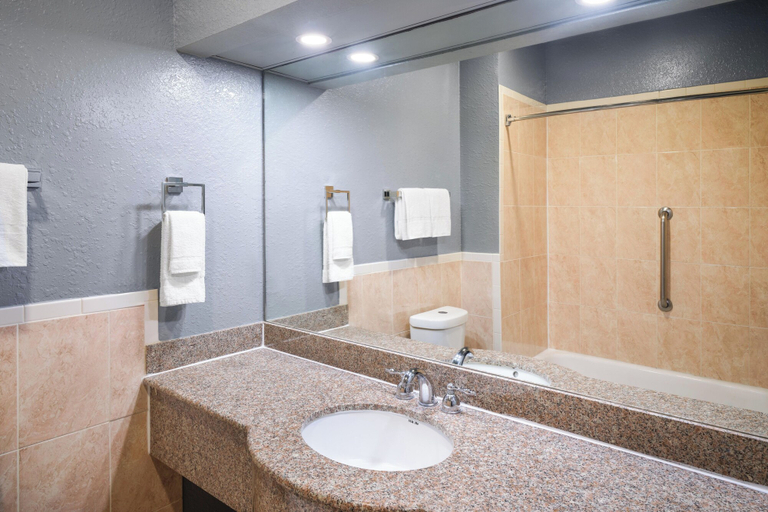 Bathroom 4, Melrose @ Seabrook, BW Signature Collection, Houston