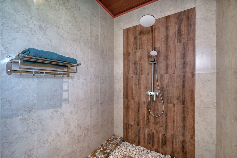 Bathroom 4