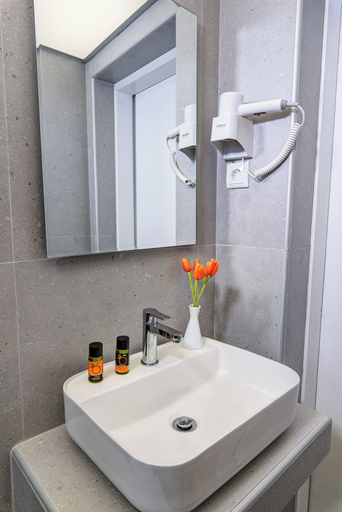 Bathroom 5, Room25, Crete