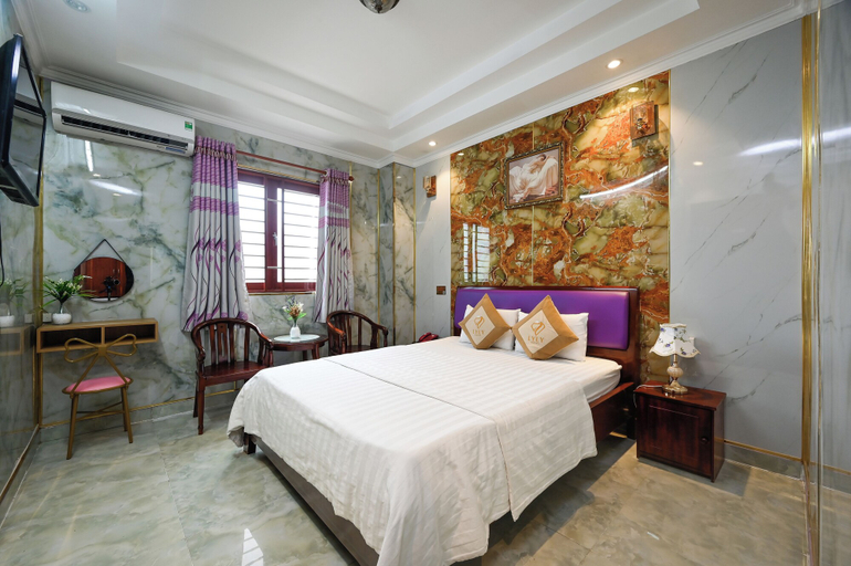 Bedroom 13