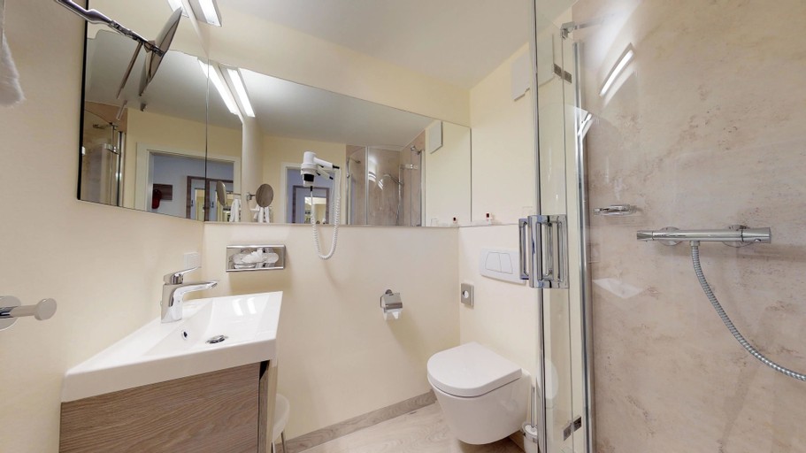 Bathroom 3