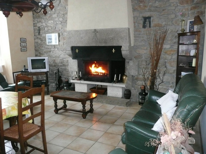 Living room, Semi-detached House, Guisseny, Finistère