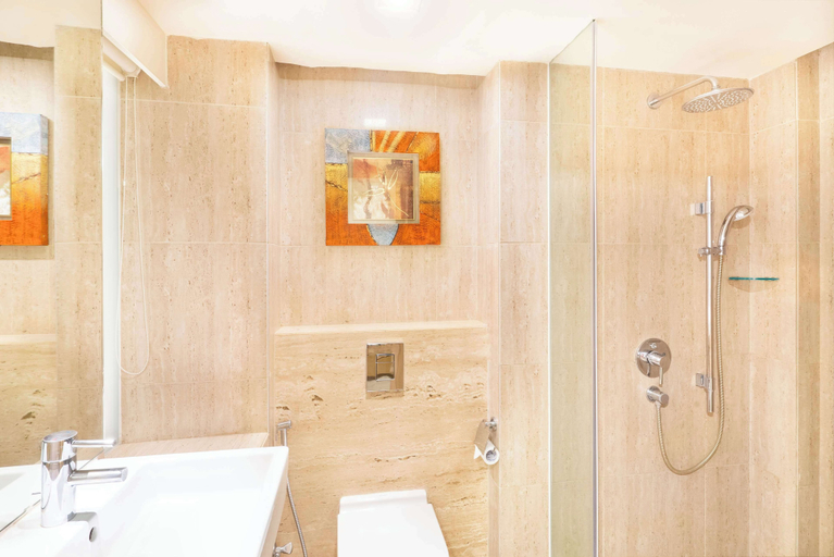 Bathroom 4, Radisson Gurugram Sohna Road City Center, Gurgaon