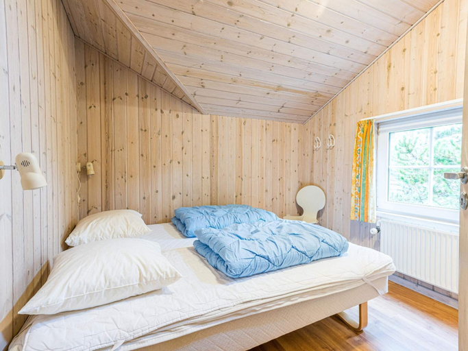 Bedroom 4, 8 Person Holiday Home on a Holiday Park in Blavand, Varde