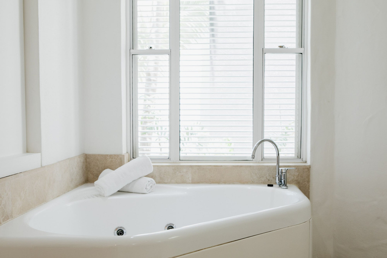 Bathroom 4, Noosa Blue Resort, Noosa - Noosa-Noosaville