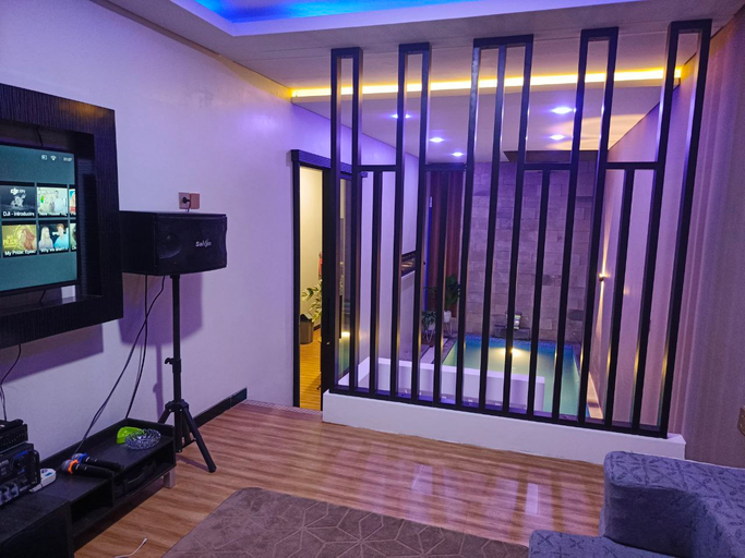 Papi Villa O3