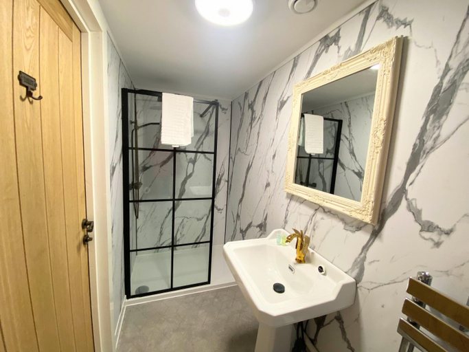 Bathroom 3, Kaoglen-GrandSuite-Hot Tub-Pitlochry-Dunkeld-Pet Friendly, Perthshire and Kinross