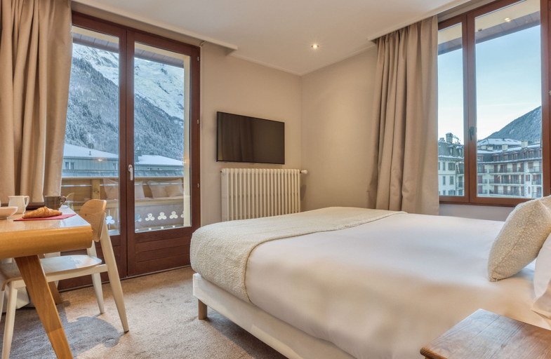 Bedroom 1, Hôtel Lyret, Haute-Savoie