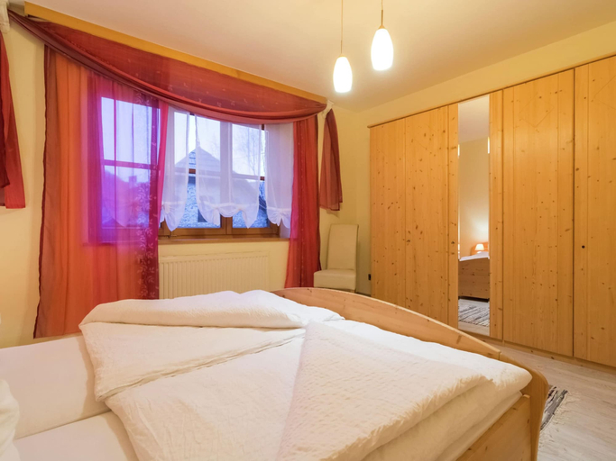 Bedroom 2, Holiday Home in Rennweg Near Ski Slopes, Spittal an der Drau