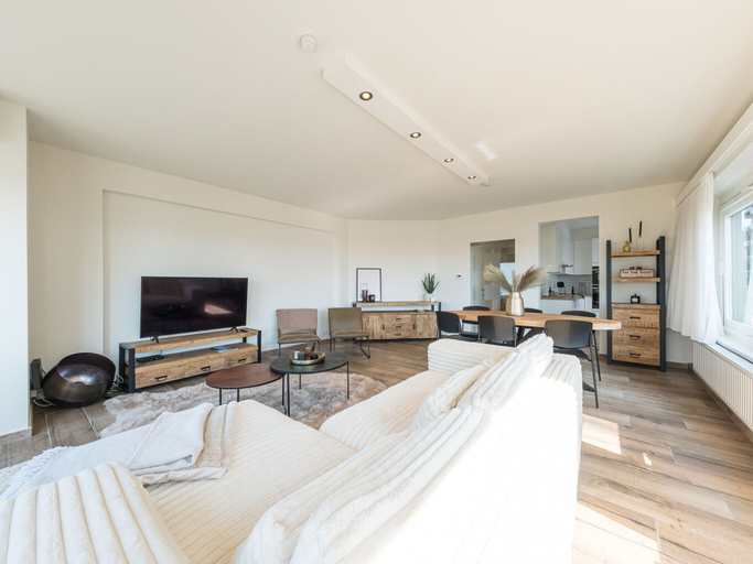 Living room 2, Corner Apartment With Phenomenal sea View, West-Vlaanderen