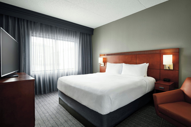 Bedroom 3, Courtyard by Marriott St Louis Westport Plaza, Saint Louis