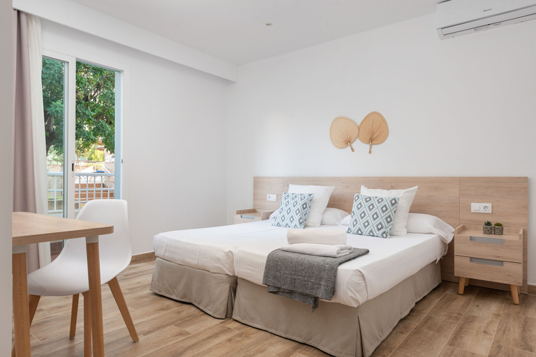 Bedroom 4, Villa Real Club Apartments, Baleares