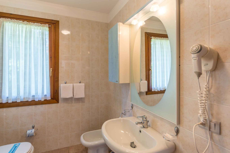Bathroom 3, Houses and Apts. in Albarella 24882, Rovigo