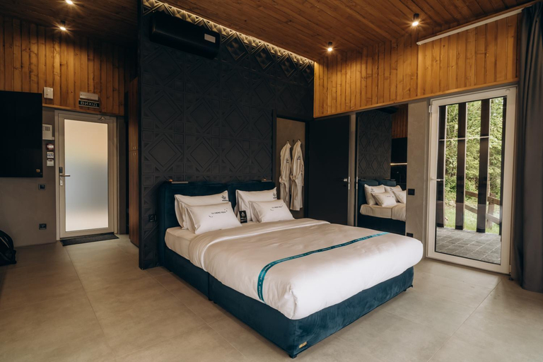 Bedroom 2, Mandra Morion, Iaremchans'ka
