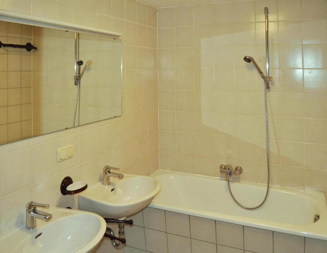 Others 3, Apartment in Chiemgau Near Chiemsee Lake, Traunstein