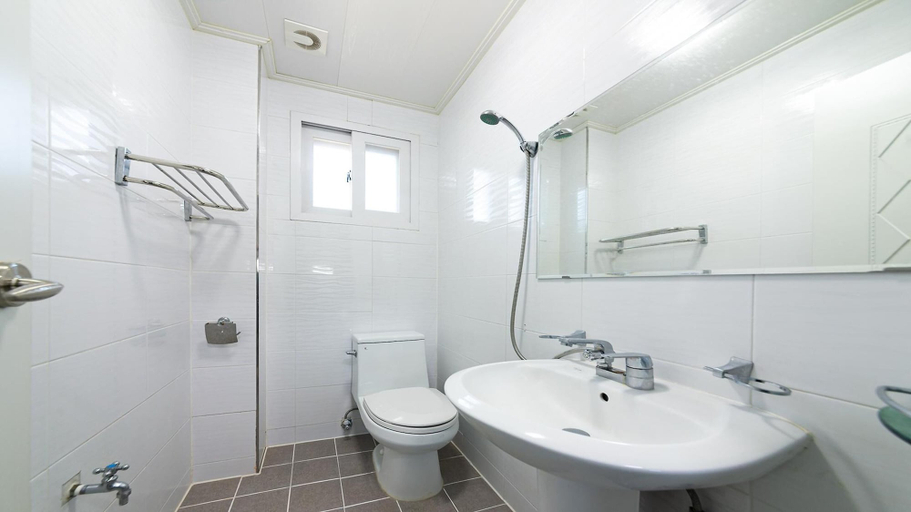 Bathroom 3, Goseong Omaju Pension, Goseong