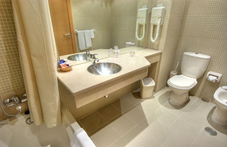 Bathroom 4, Hotel Eurosol Alcanena, Alcanena