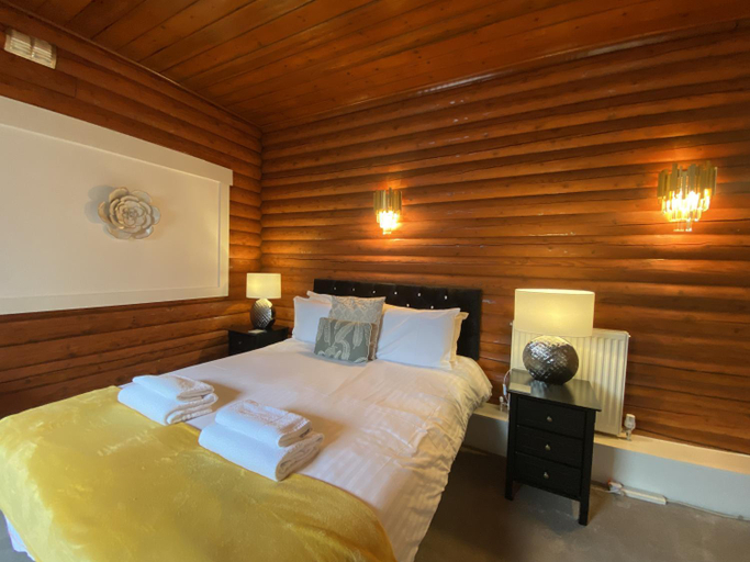 Bedroom 2, Kaoglen-GrandSuite-Hot Tub-Pitlochry-Dunkeld-Pet Friendly, Perthshire and Kinross