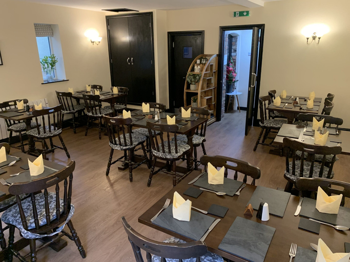Food & Drinks 3, The Talbot Hotel, Powys