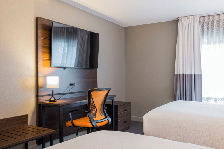 Bedroom 3, Four Points by Sheraton Columbus-Polaris, Delaware