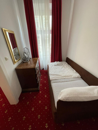 Bedroom 3, Hotel Viki, Wien