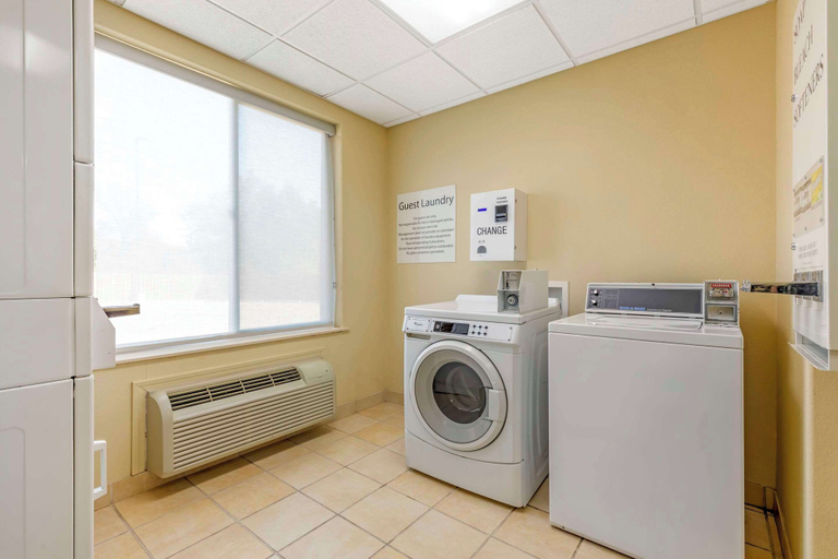 Bathroom 5, Comfort Inn & Suites Mexia, Limestone