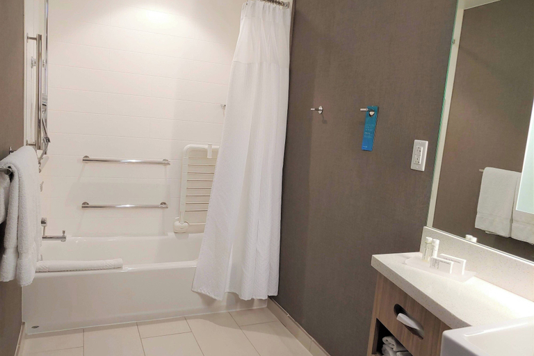 Bathroom 3, SpringHill Suites by Marriott Orlando at Millenia, Orange