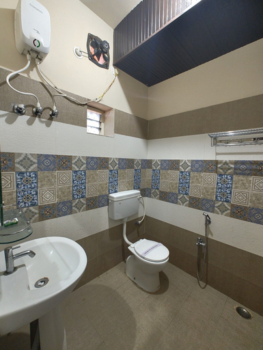 Bathroom 4, Goroomgo Krishna Residency Puri, Puri