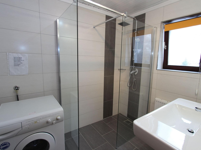 Bathroom 3, Apartment in Wagrain near Ski Slopes, Sankt Johann im Pongau
