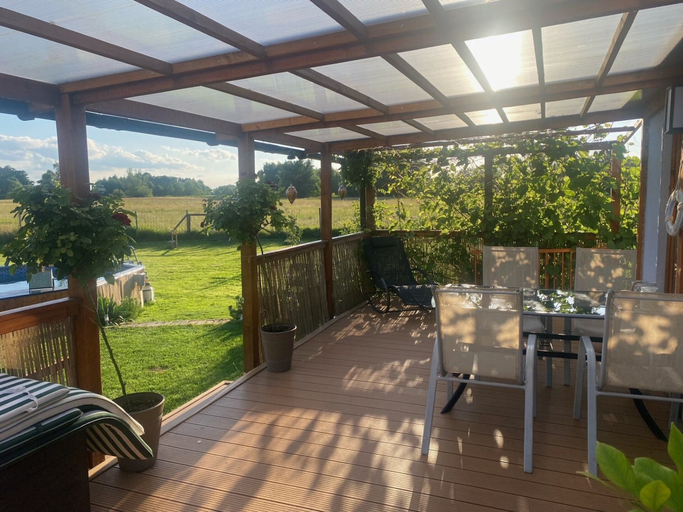 Balcony 5, Holiday Home in Stepnica With Sauna & Jacuzzi, Goleniów