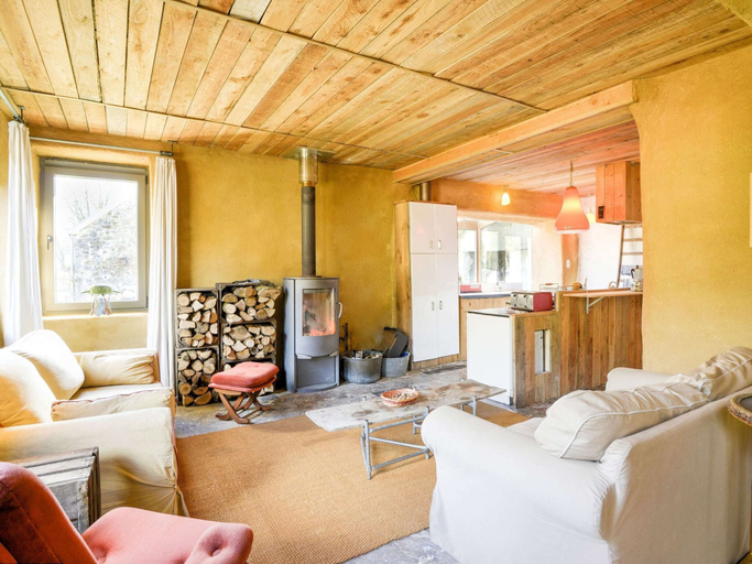Others 5, Holiday Home in Philippeville with garden, Namur