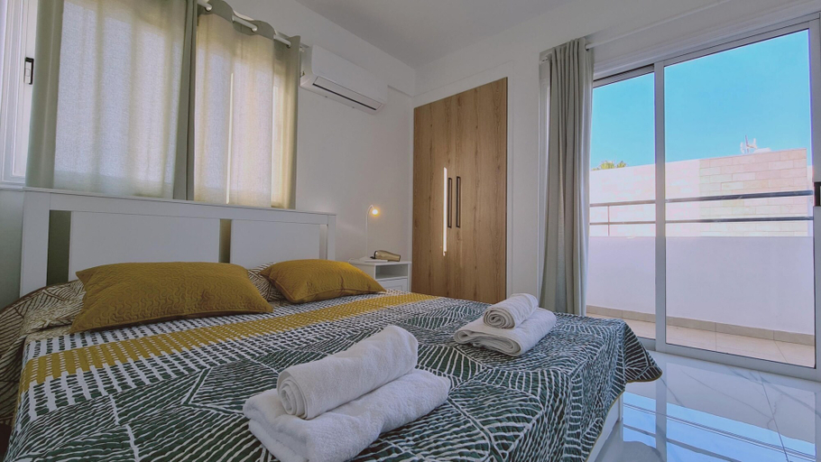 Room 1, 81 KAP - Azure Dream Apartment