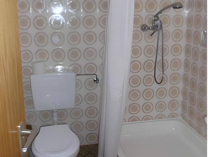 Bathroom 2, Finken, Gastezimmer an der Rench, Ortenaukreis