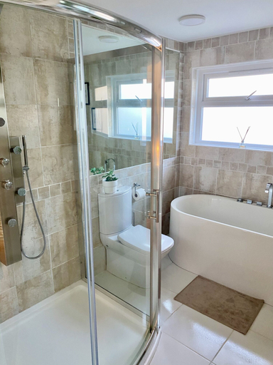 Bathroom 5, Seaview Cottage on the Island, Mid and East Antrim