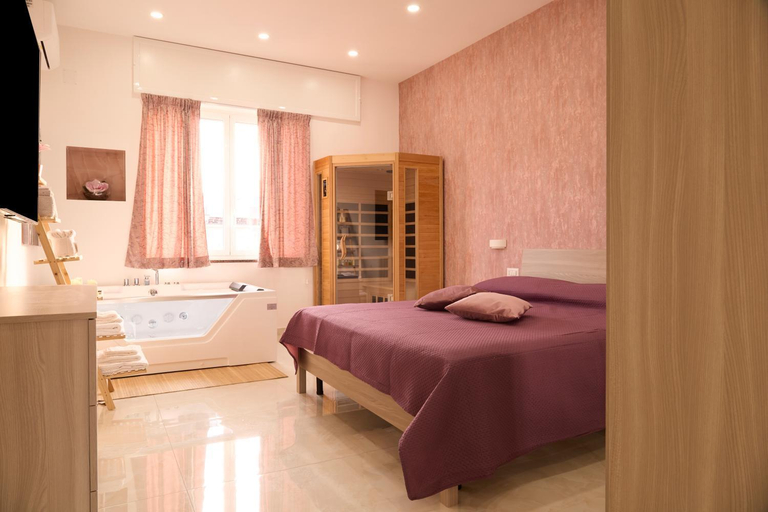 Bedroom 1, Napoli Central Lumina Suites, Napoli
