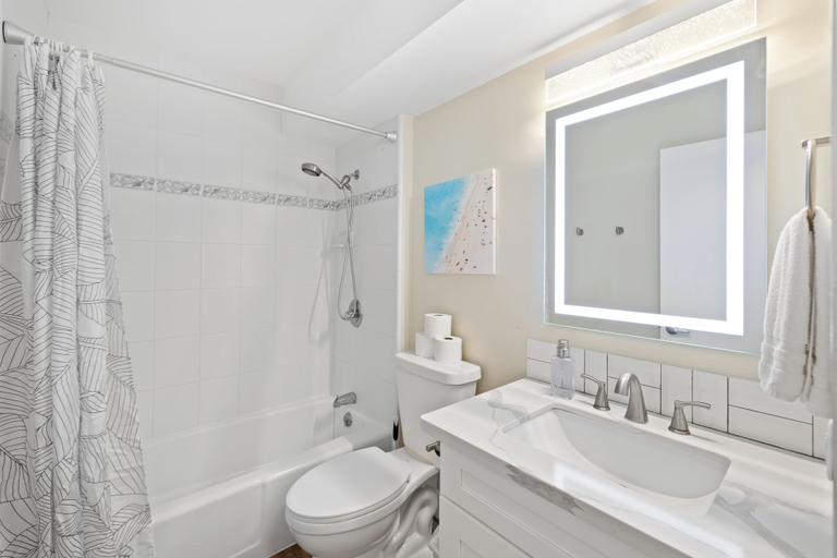 Bathroom 3, Ilikai Marina Vacations, Honolulu