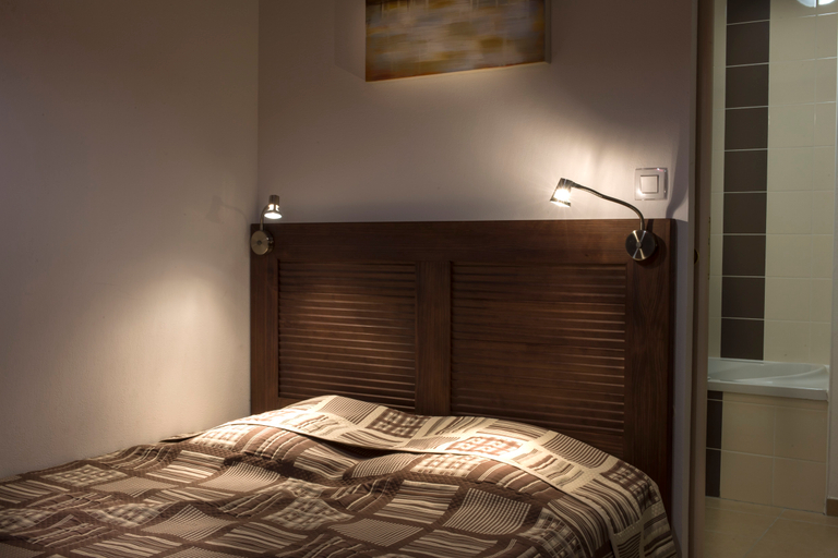 Bedroom 3, Vacancéole - Résidence Le Clos du Rocher, Dordogne