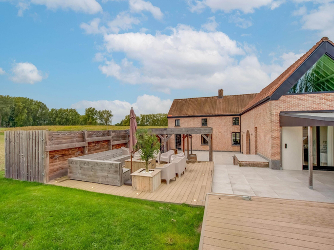 Garden 2, Lush Holiday Home in Vlaanderen With Private Pool, Vlaams Brabant